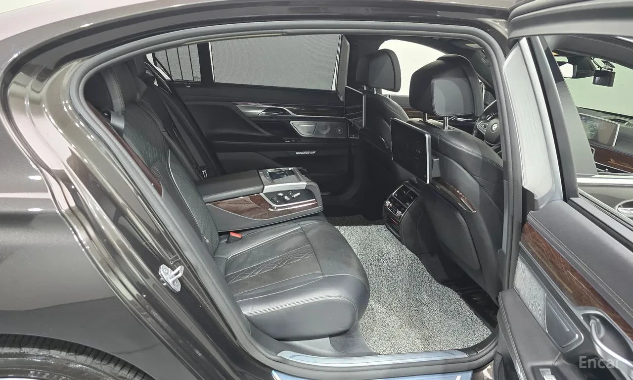 BMW 750 LI XDRIVE, снимка 8 - Автомобили и джипове - 54735522
