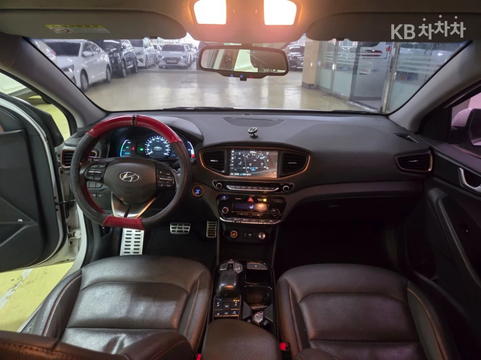 Hyundai Ioniq, снимка 8 - Автомобили и джипове - 54781769