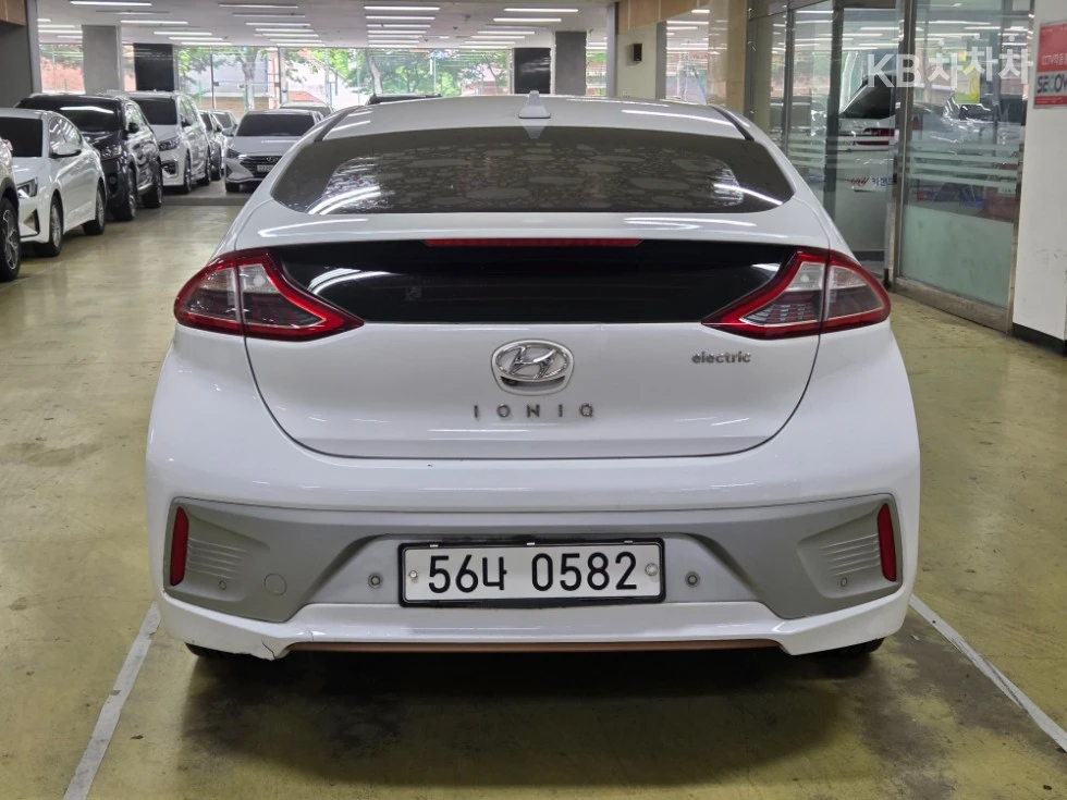 Hyundai Ioniq, снимка 4 - Автомобили и джипове - 54781769