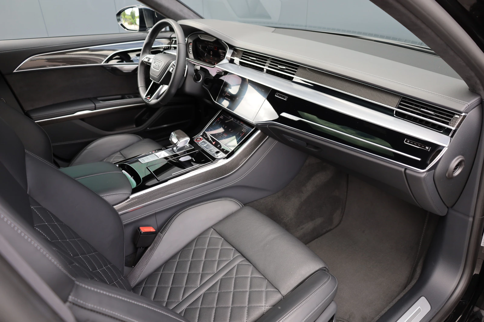 Audi S8 * CARBON* CERAMIC BRAKE* B&O* PANO* 360* , снимка 15 - Автомобили и джипове - 54891163