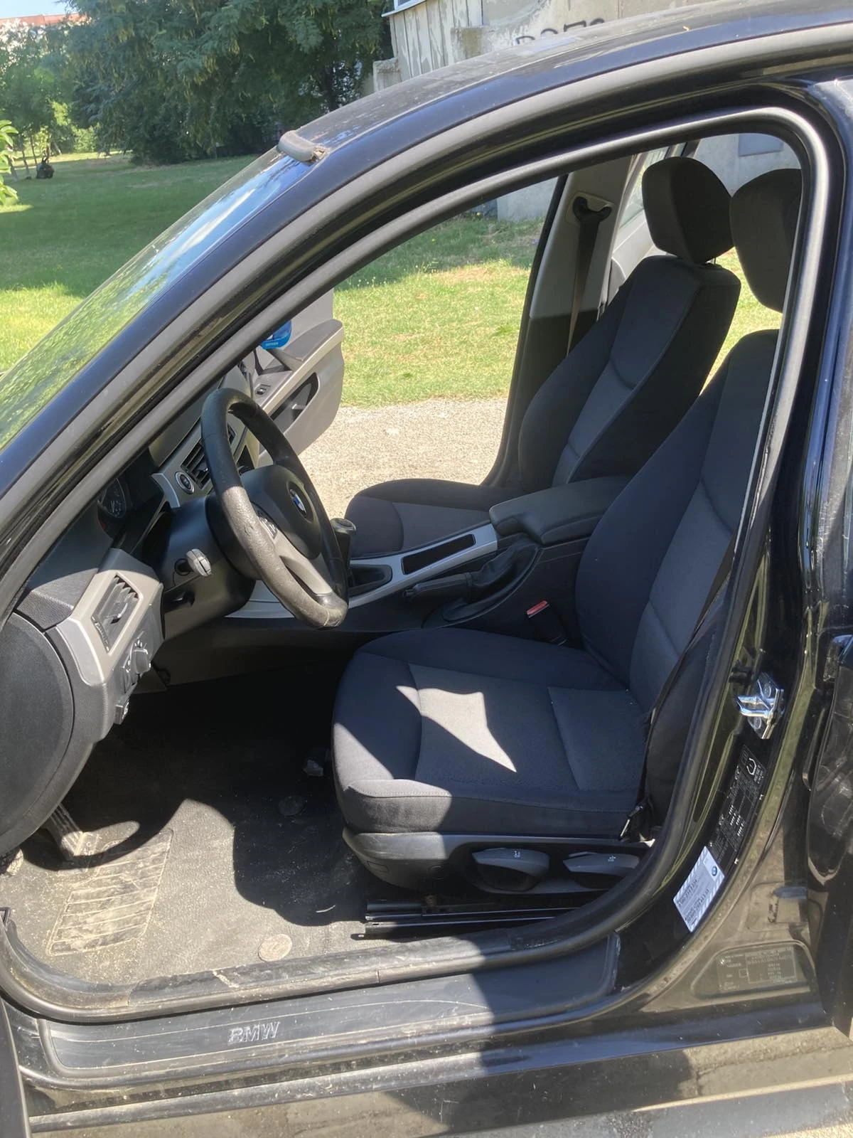 BMW 318 Бензин Седан, снимка 12 - Автомобили и джипове - 55239952