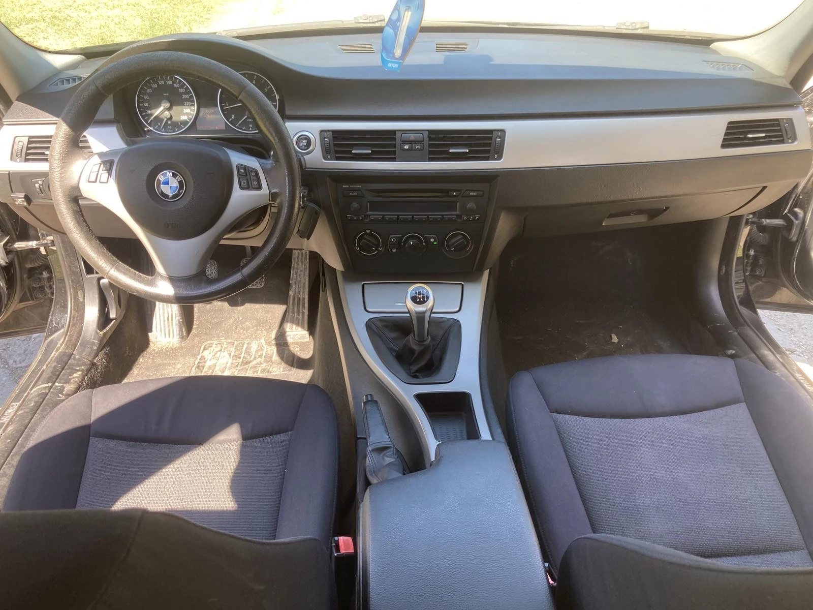 BMW 318 Бензин Седан, снимка 9 - Автомобили и джипове - 55239952