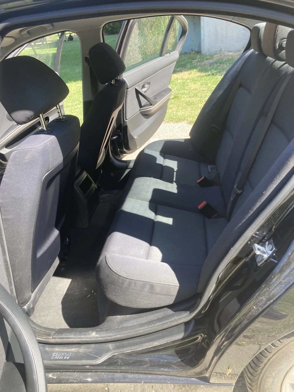 BMW 318 Бензин Седан, снимка 11 - Автомобили и джипове - 55239952