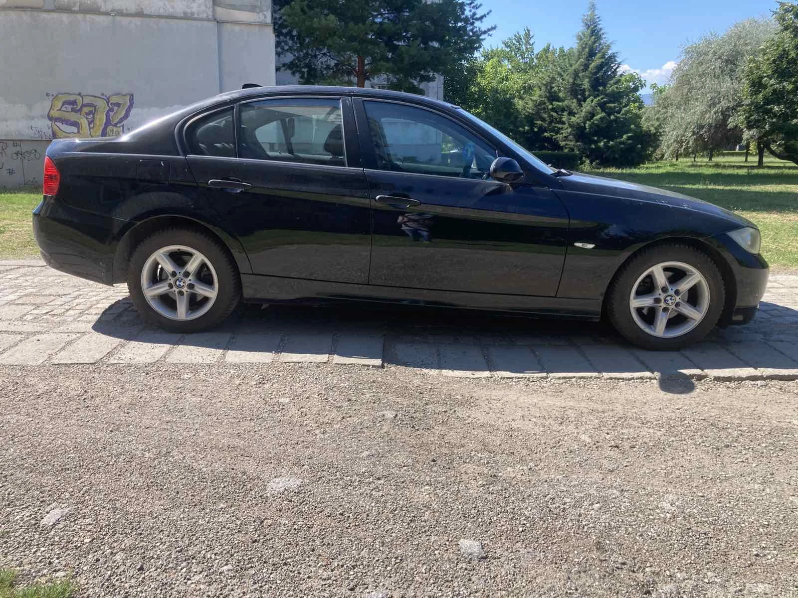 BMW 318 Бензин Седан, снимка 2 - Автомобили и джипове - 55239952