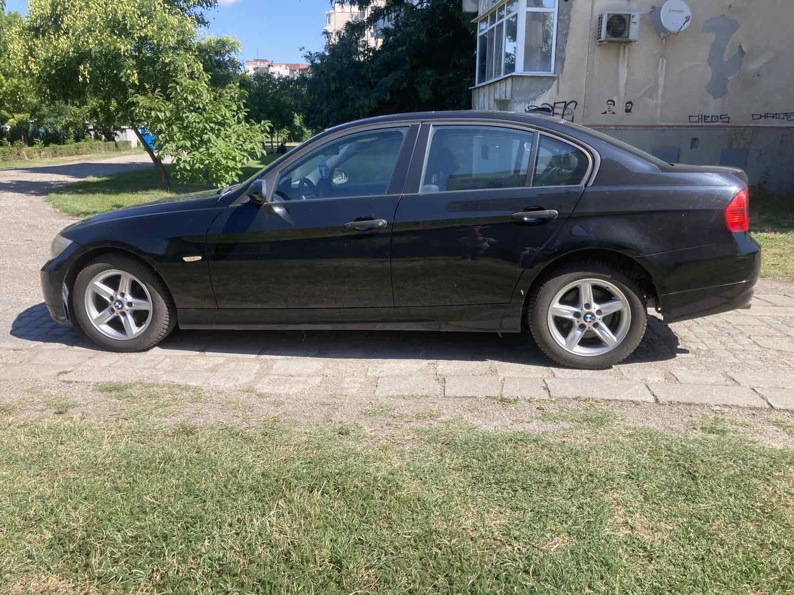 BMW 318 Бензин Седан, снимка 7 - Автомобили и джипове - 55239952