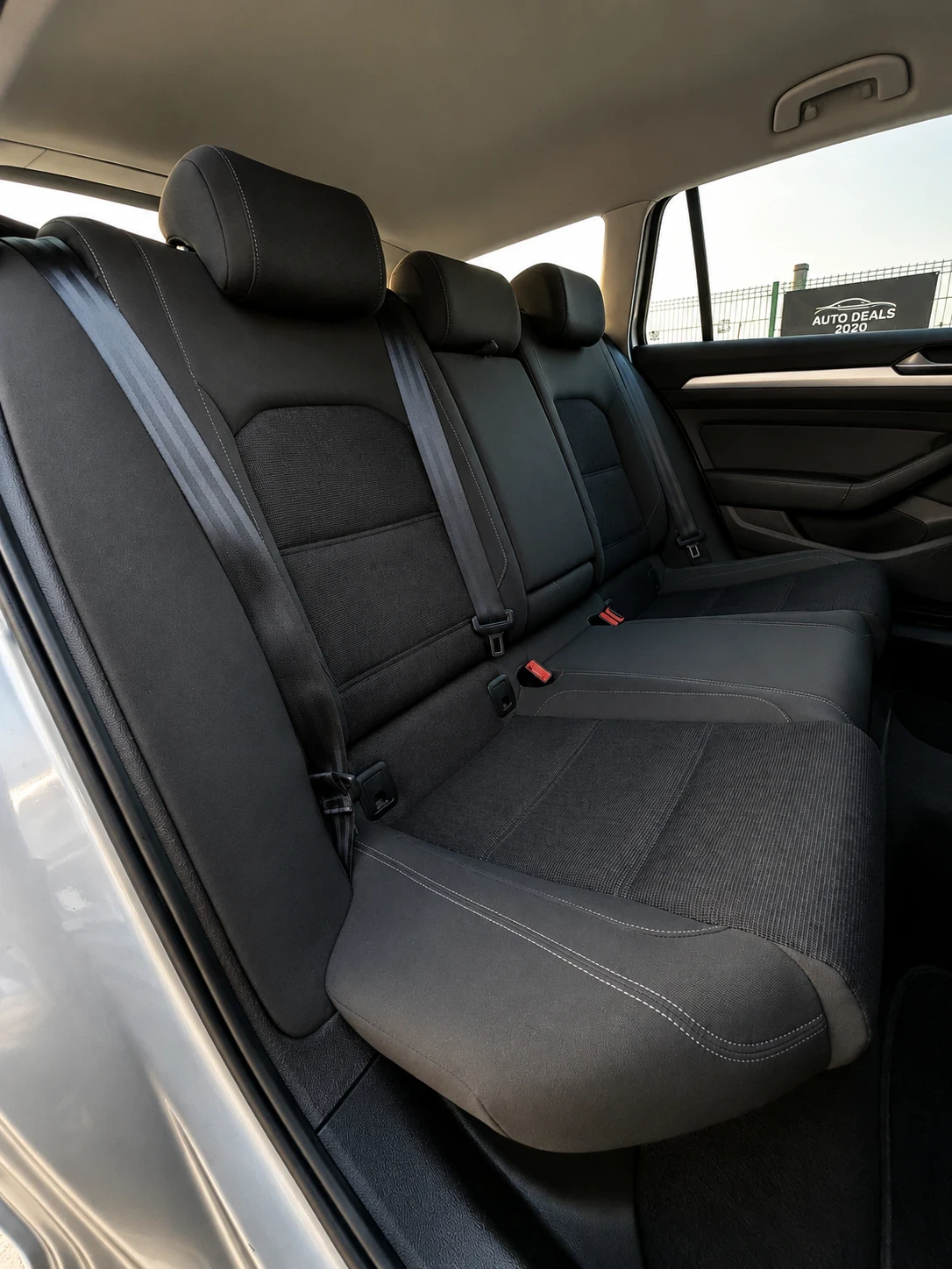 VW Passat 1.6TDI| DSG| DISTRONIC| NAVI| СОБСТВЕН ЛИЗИНГ, снимка 9 - Автомобили и джипове - 55804404