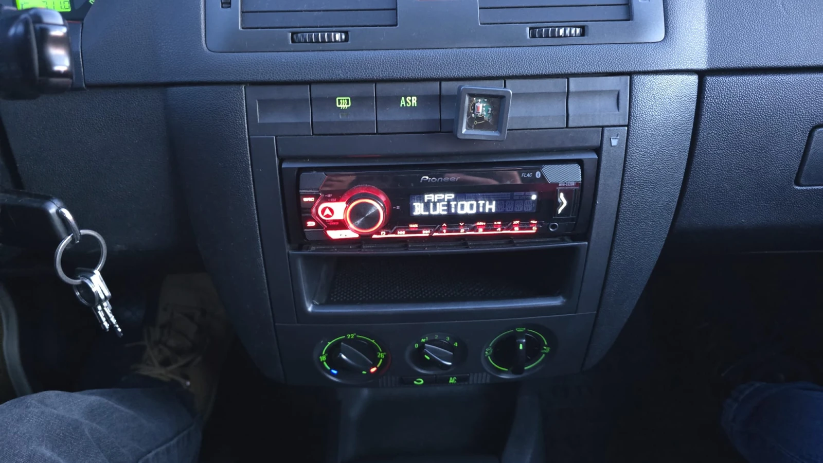 Skoda Fabia Mk1, снимка 10 - Автомобили и джипове - 55849939