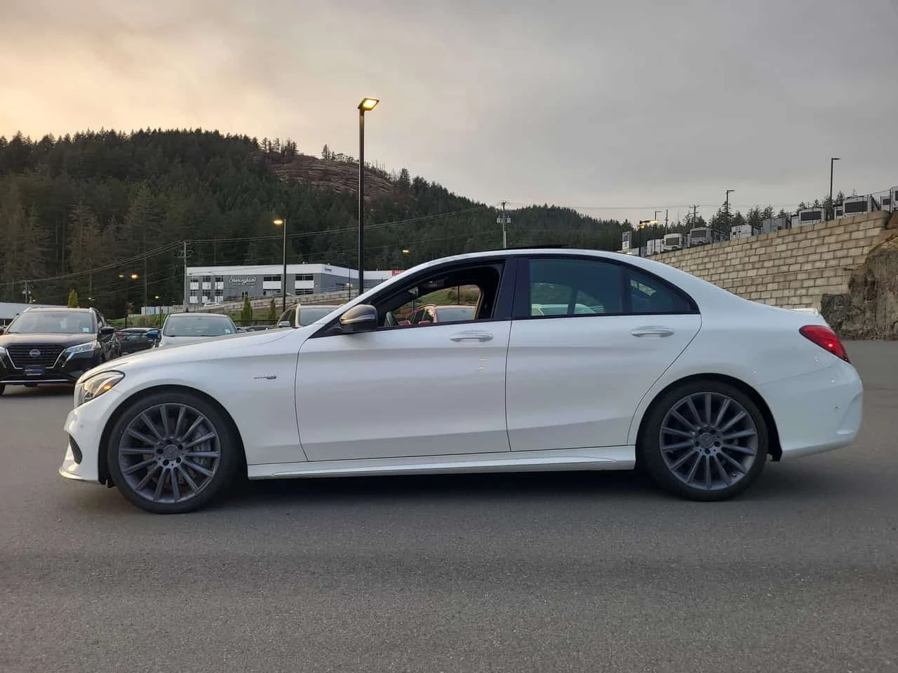 Mercedes-Benz C 43 AMG * АВТОКРЕДИТ БЕЗ ПЪРВОНАЧАЛНА ВНОСКА* , снимка 2 - Автомобили и джипове - 56204325