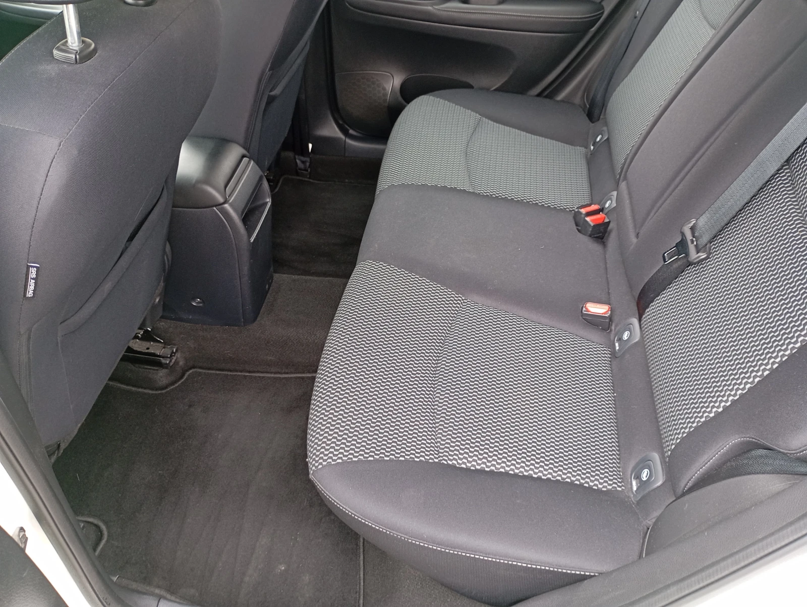 Nissan Pulsar 1.2 Първи собственик, снимка 6 - Автомобили и джипове - 56624792