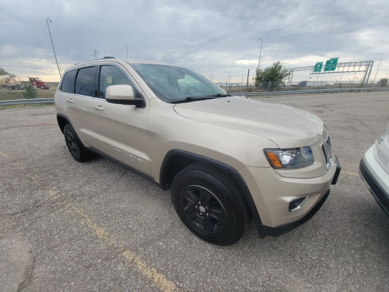 Jeep Grand cherokee LAREDO* 8ZF* ПОДГРЕВ* КАМЕРА* ЕЛ* СЕДАЛКИ* КЕЙЛЕС*, снимка 2 - Автомобили и джипове - 48128421