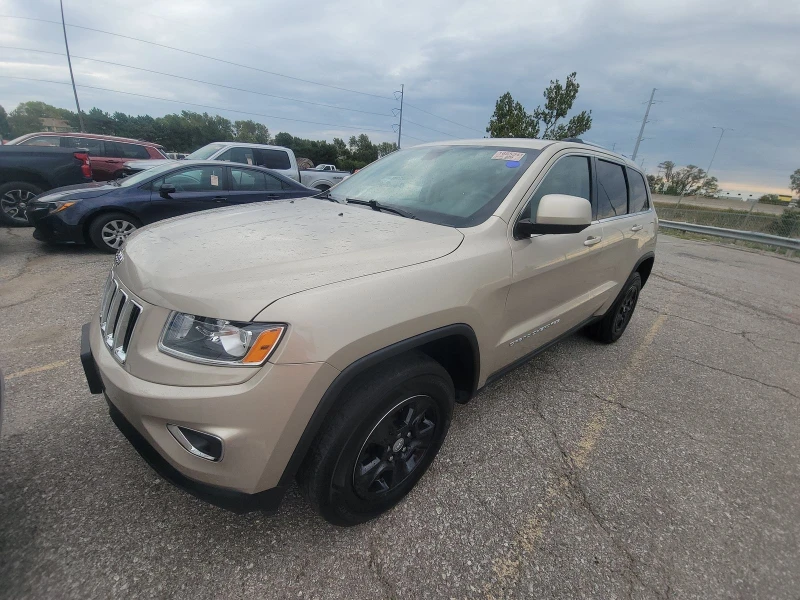 Jeep Grand cherokee LAREDO* 8ZF* ПОДГРЕВ* КАМЕРА* ЕЛ* СЕДАЛКИ* КЕЙЛЕС*, снимка 1 - Автомобили и джипове - 48128421