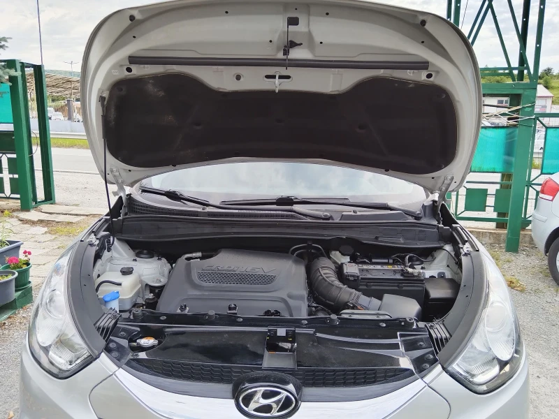 Hyundai IX35 2000D 4х4  напълно обслужен перфектен , снимка 10 - Автомобили и джипове - 50565602