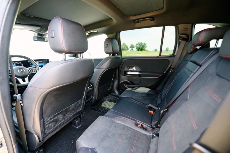 Mercedes-Benz GLB 250/AMG Package, снимка 7 - Автомобили и джипове - 50671277