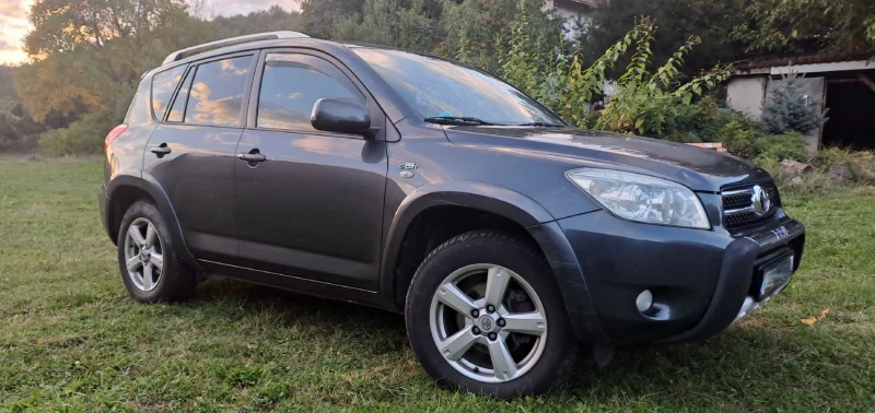 Toyota Rav4, снимка 3 - Автомобили и джипове - 52124352