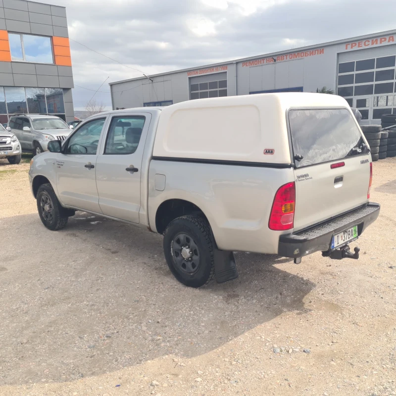 Toyota Hilux 2.5 D4D, снимка 7 - Автомобили и джипове - 53566087
