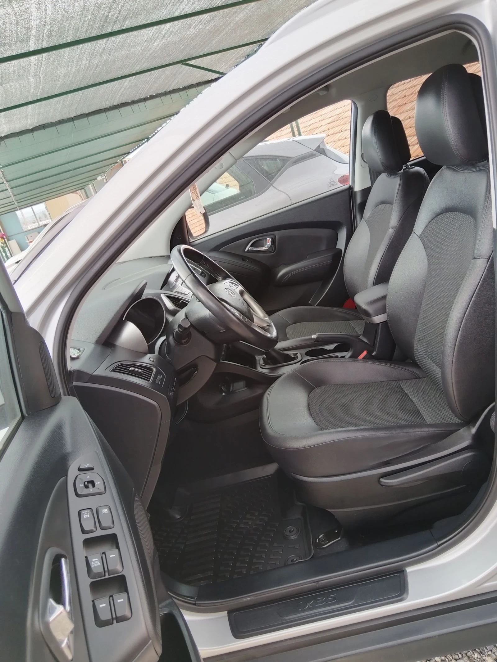 Hyundai IX35 2000D 4х4  напълно обслужен перфектен  | Mobile.bg — изображение 12