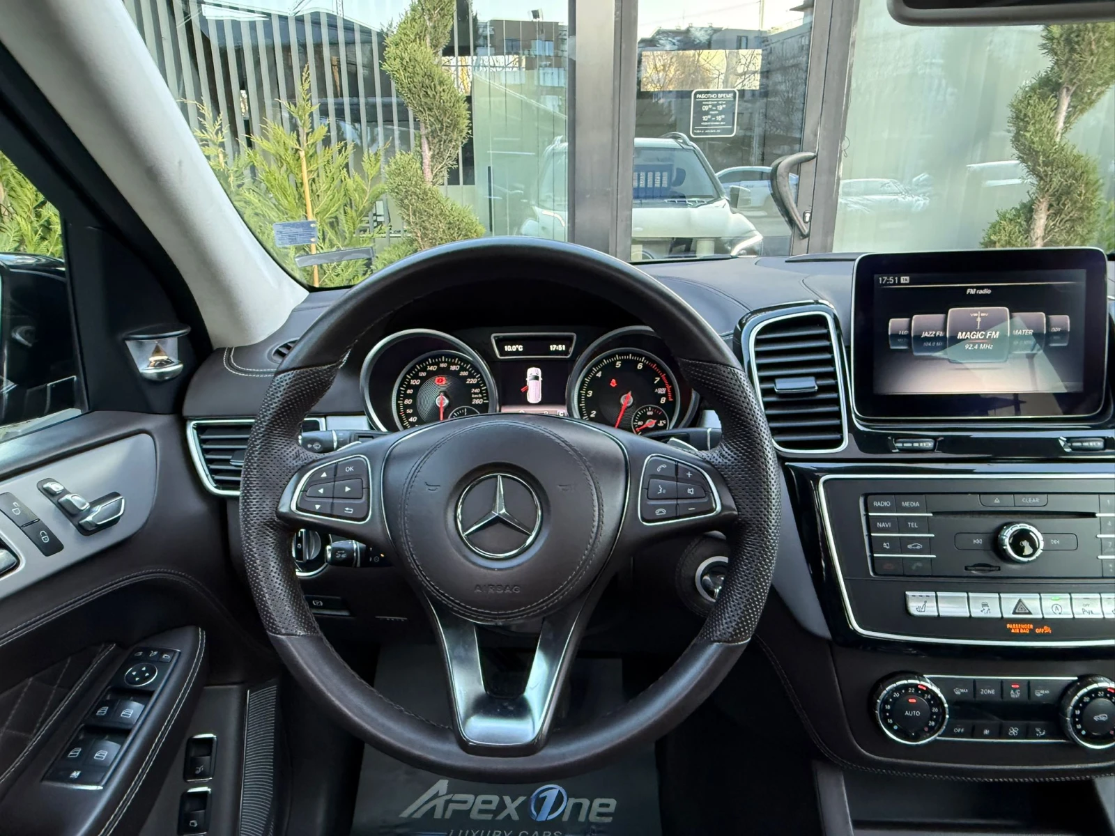 Mercedes-Benz GLS 400 DESIGNO, снимка 8 - Автомобили и джипове - 53833644