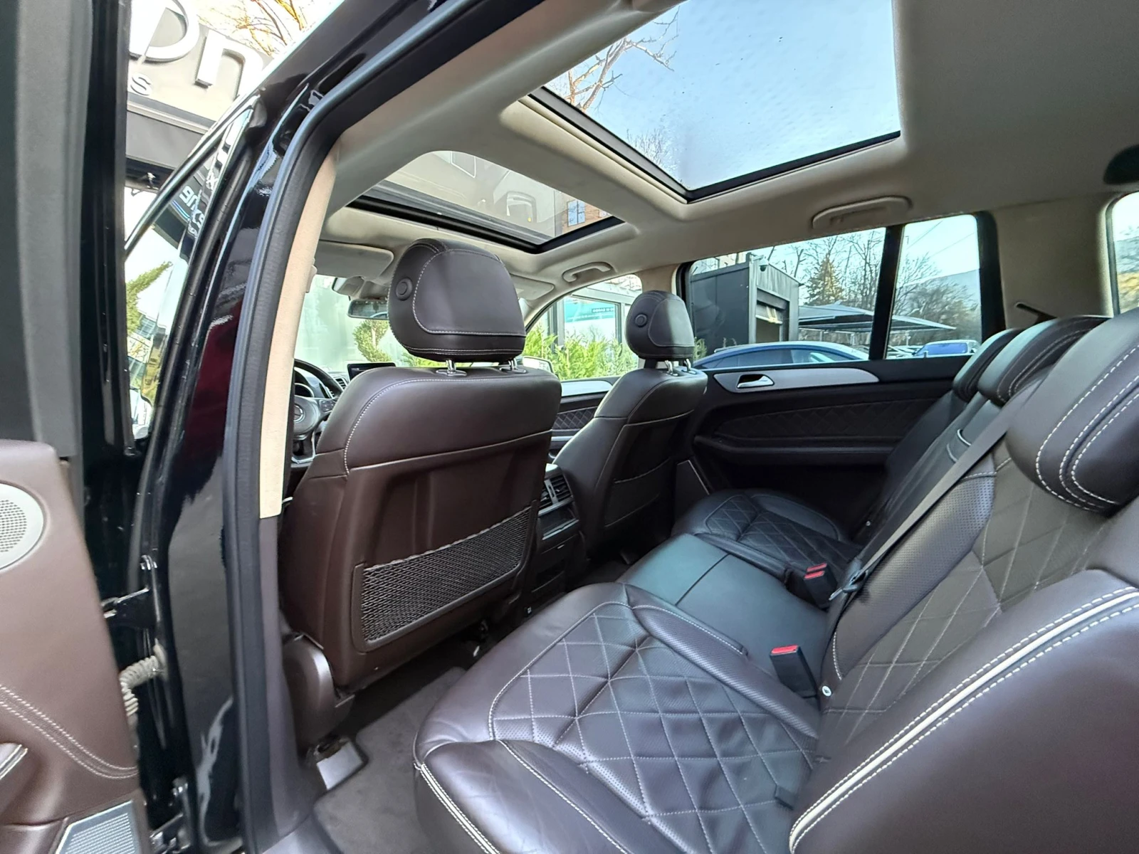 Mercedes-Benz GLS 400 DESIGNO, снимка 11 - Автомобили и джипове - 53833644