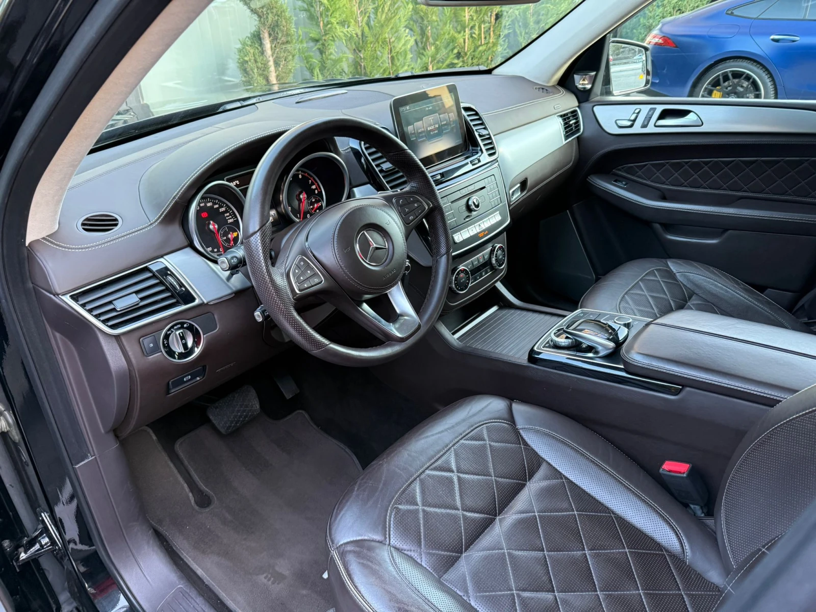 Mercedes-Benz GLS 400 DESIGNO, снимка 9 - Автомобили и джипове - 53833644