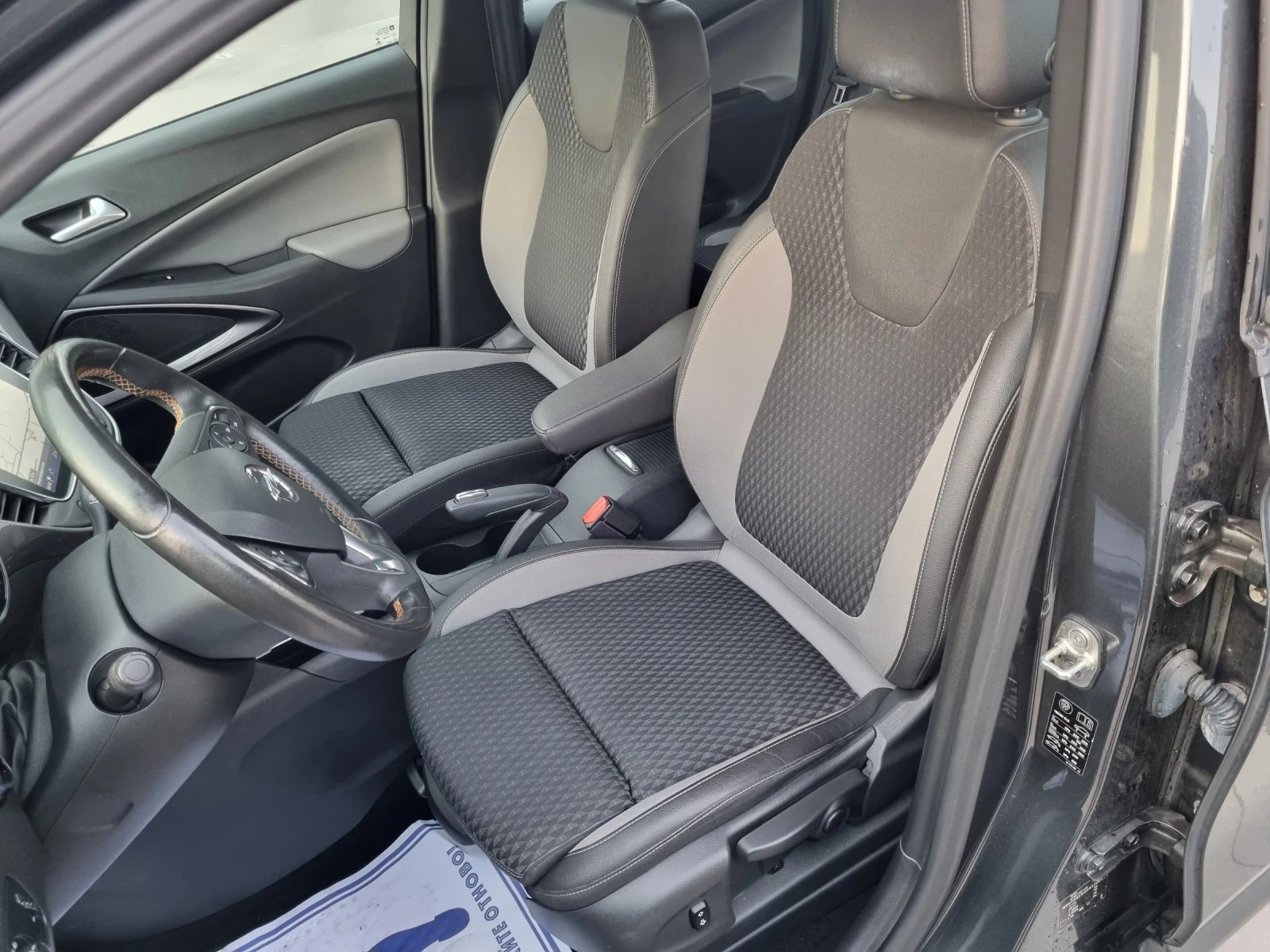 Opel Crossland X 1.2 TURBO/COSMO/INOVATION , снимка 10 - Автомобили и джипове - 54184540