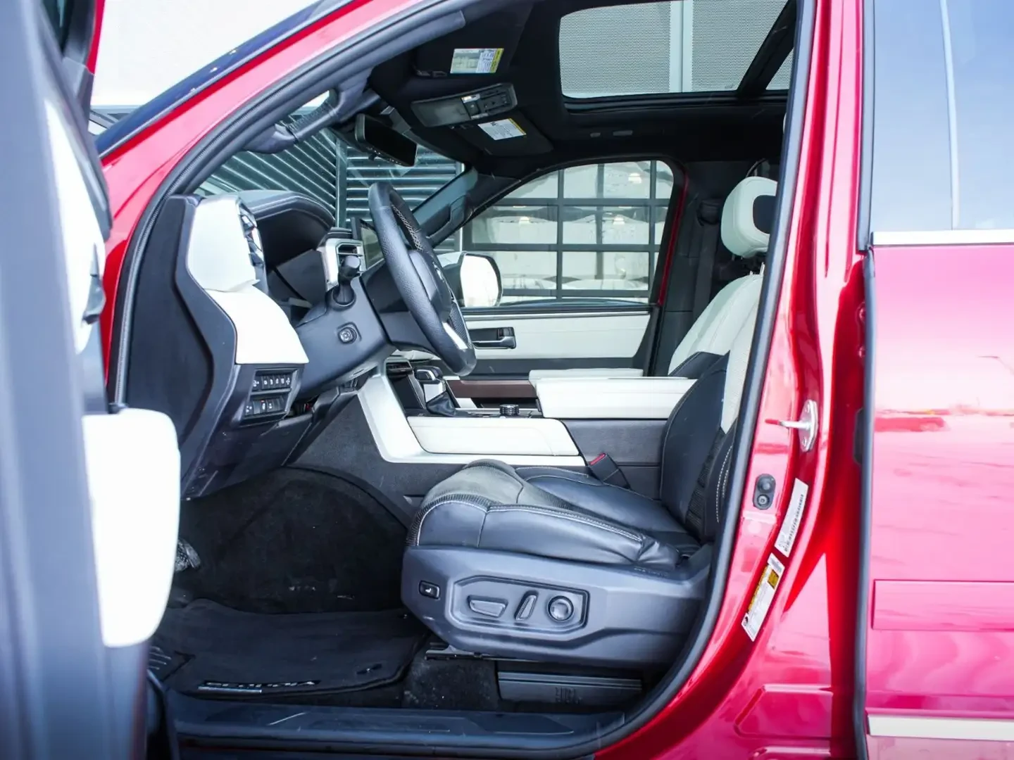 Toyota Sequoia Platinum 3.4 Hybrid ПАНОРАМА* 360* ОБДУХВАНЕ* , снимка 4 - Автомобили и джипове - 54561960