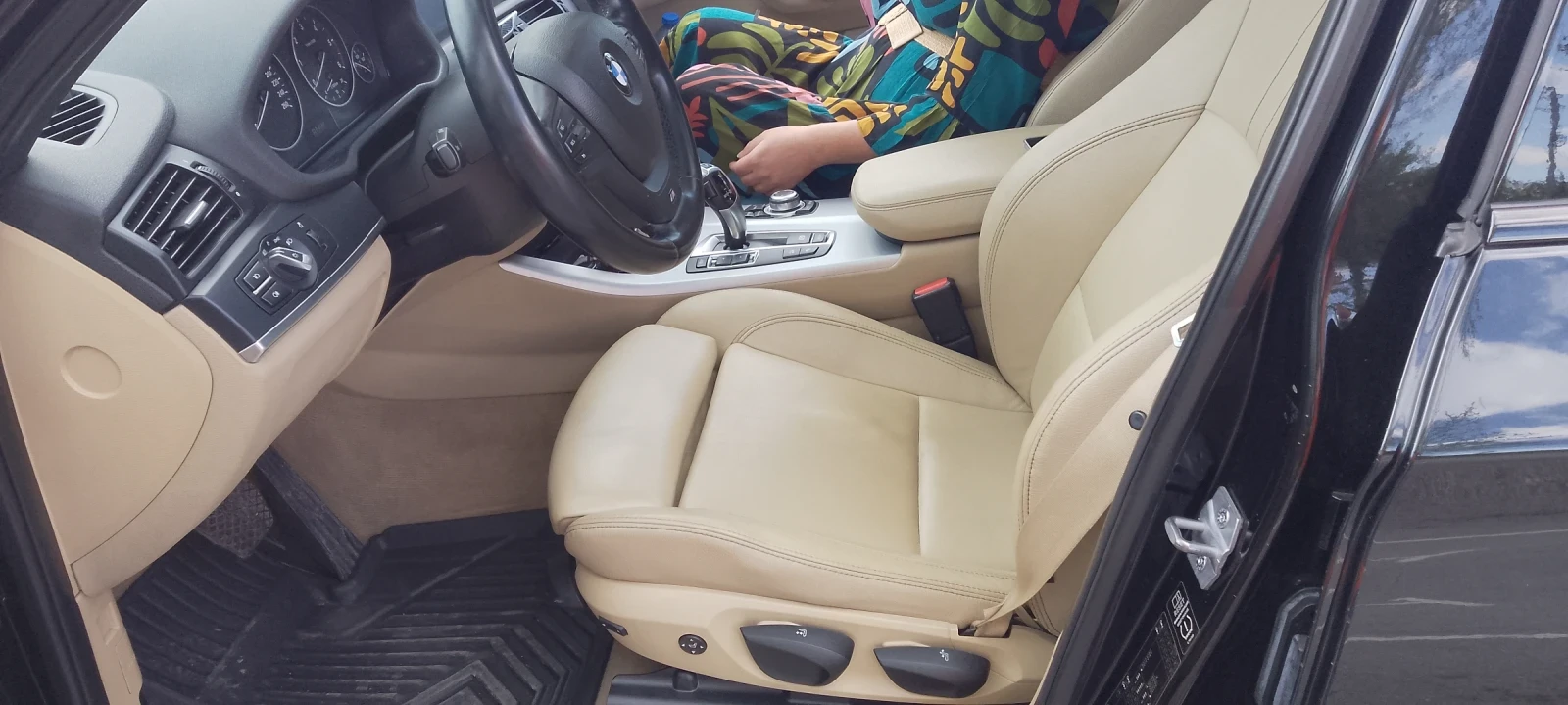 BMW X3 2.0d, xDrive, M Pack, Panorama, Подгрев, снимка 8 - Автомобили и джипове - 55062596