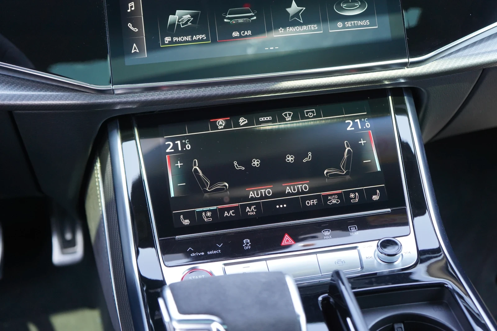 Audi RSQ8 CARBON* DISTR* HEAD-UP* B&O* MEMORY* , снимка 13 - Автомобили и джипове - 55627030