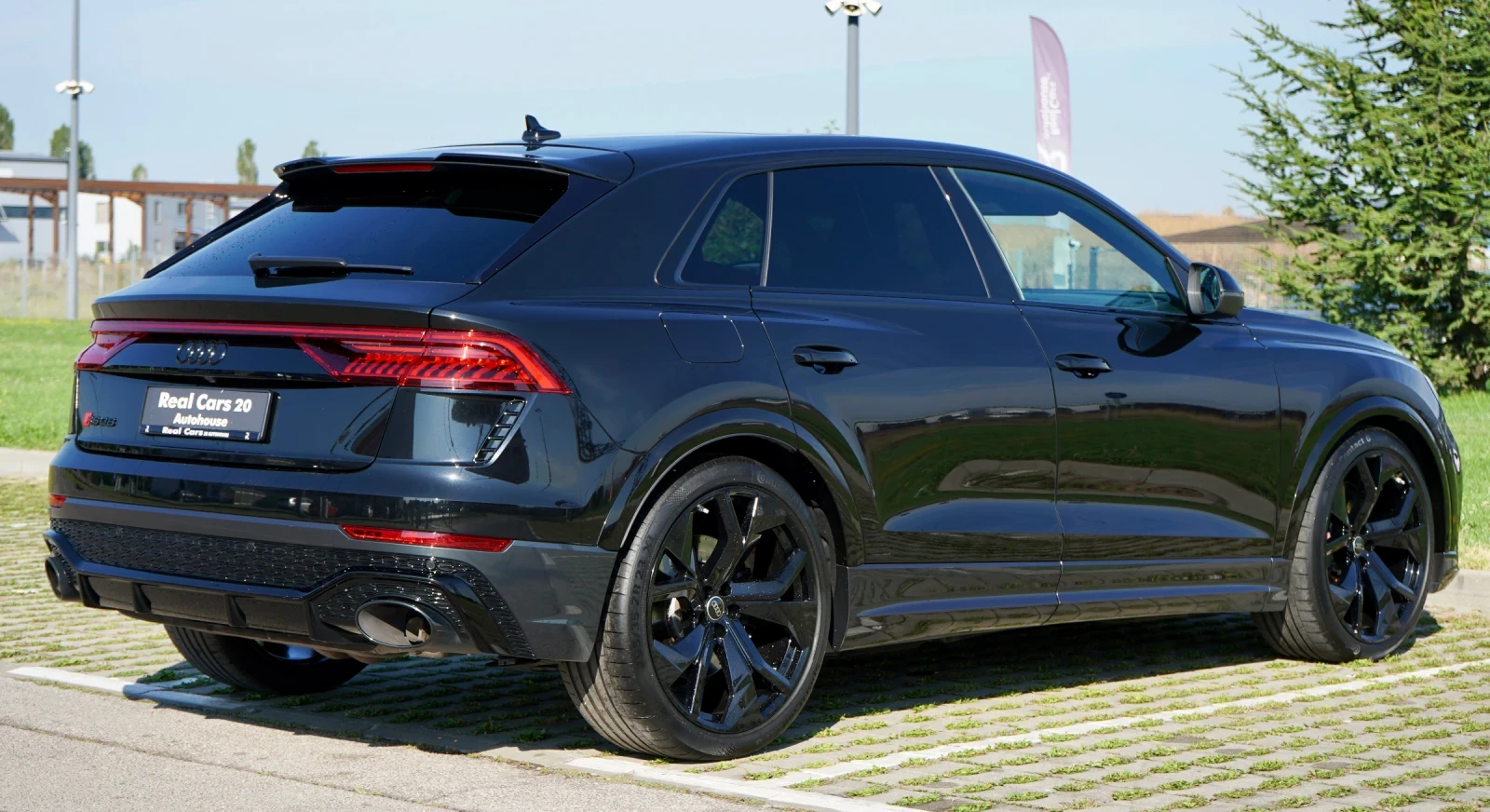 Audi RSQ8 CARBON* DISTR* HEAD-UP* B&O* MEMORY* , снимка 4 - Автомобили и джипове - 55909052