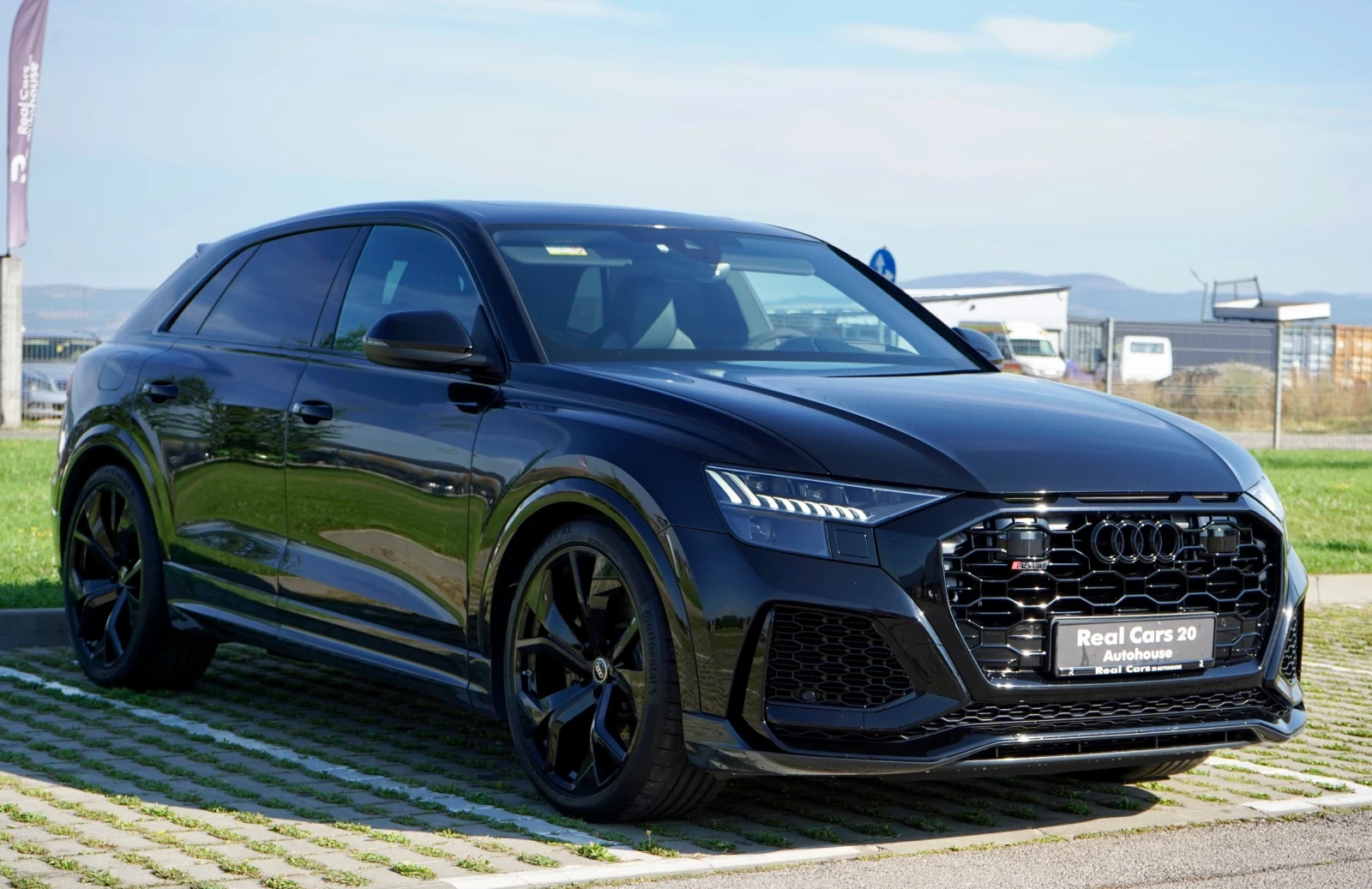 Audi RSQ8 CARBON* DISTR* HEAD-UP* B&O* MEMORY* , снимка 3 - Автомобили и джипове - 55909052