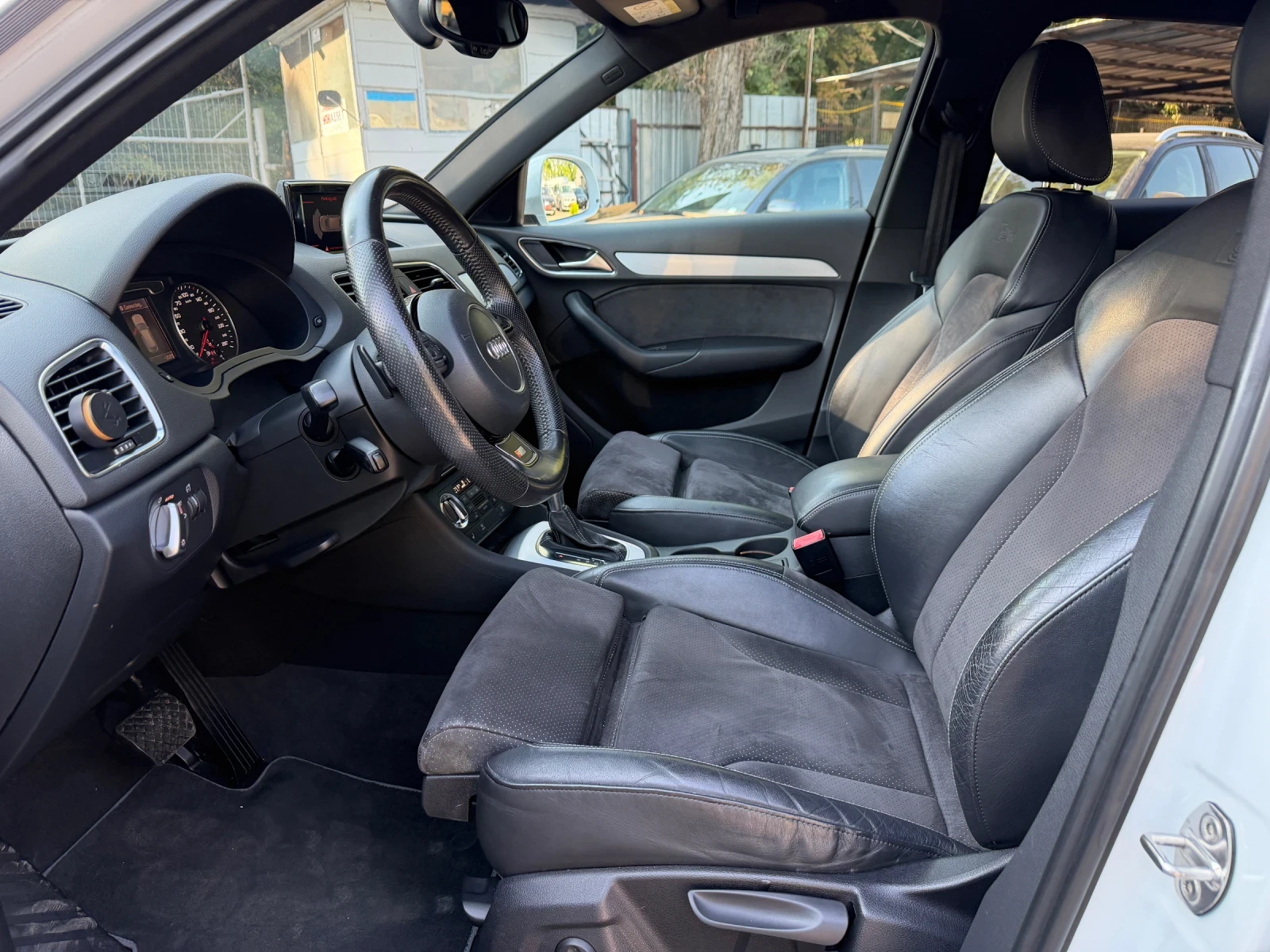 Audi Q3 2.0TFSI Quattro S-Tronic 211, снимка 10 - Автомобили и джипове - 56081063