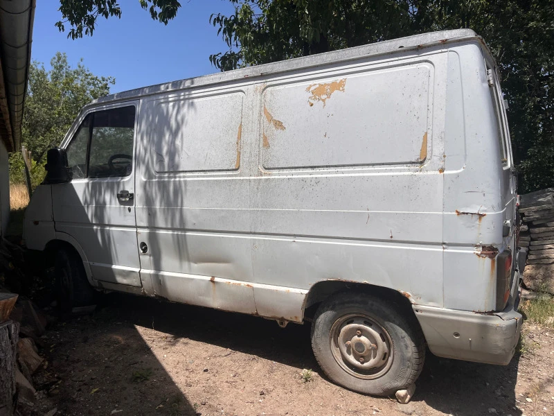 Renault Trafic, снимка 4 - Бусове и автобуси - 47686775