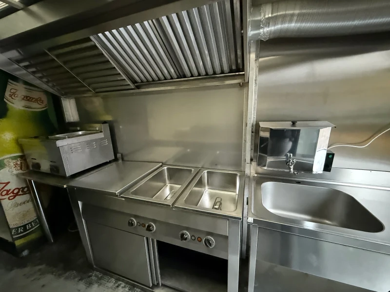 Mercedes-Benz Sprinter 308 CDI* ТЪРГОВСКИ КЕМПЕР ЗА БЪРЗО ХРАНЕНЕ* ОБОРУДВАН, снимка 11 - Бусове и автобуси - 52500234