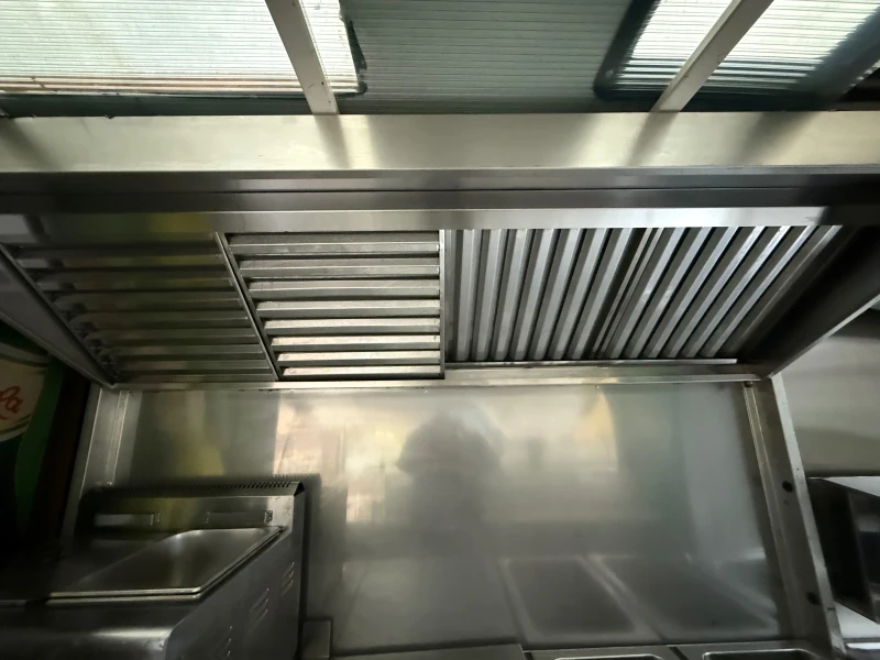 Mercedes-Benz Sprinter 308 CDI* ТЪРГОВСКИ КЕМПЕР ЗА БЪРЗО ХРАНЕНЕ* ОБОРУДВАН, снимка 15 - Бусове и автобуси - 52500234