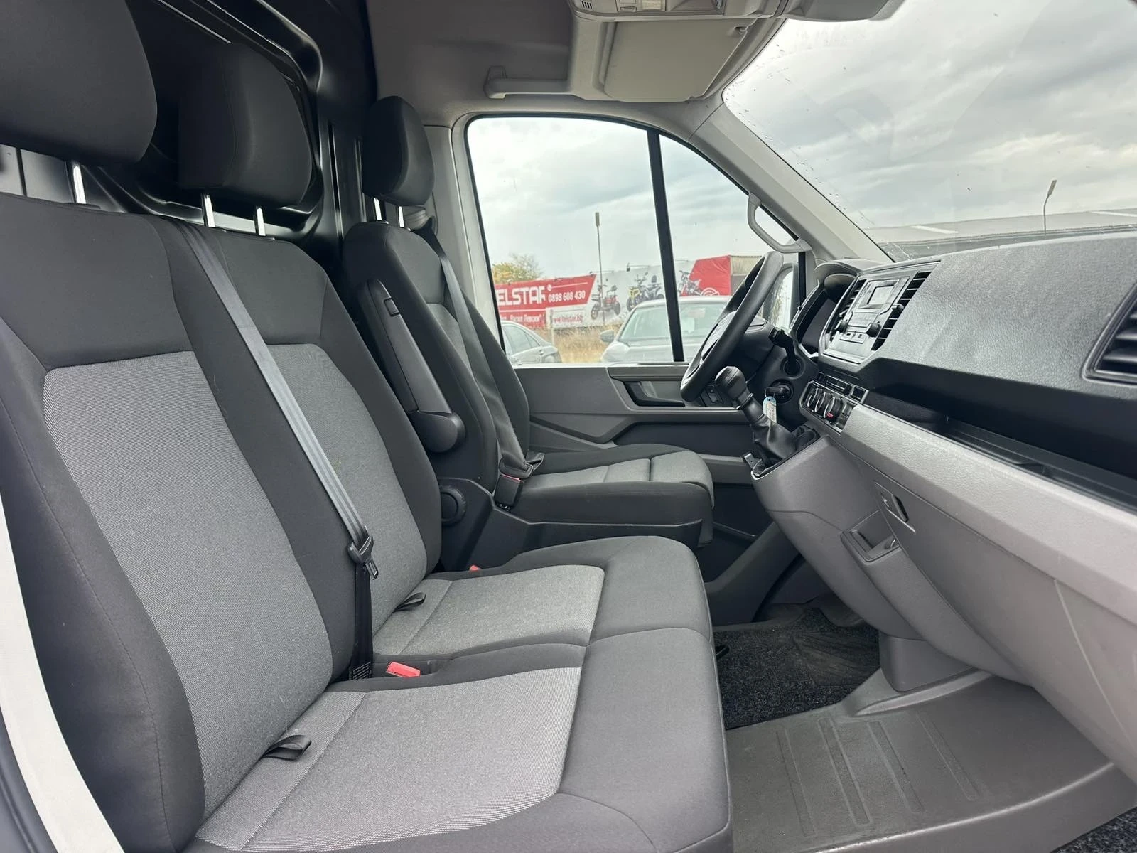 VW Crafter Хладилен, снимка 10 - Бусове и автобуси - 56469989