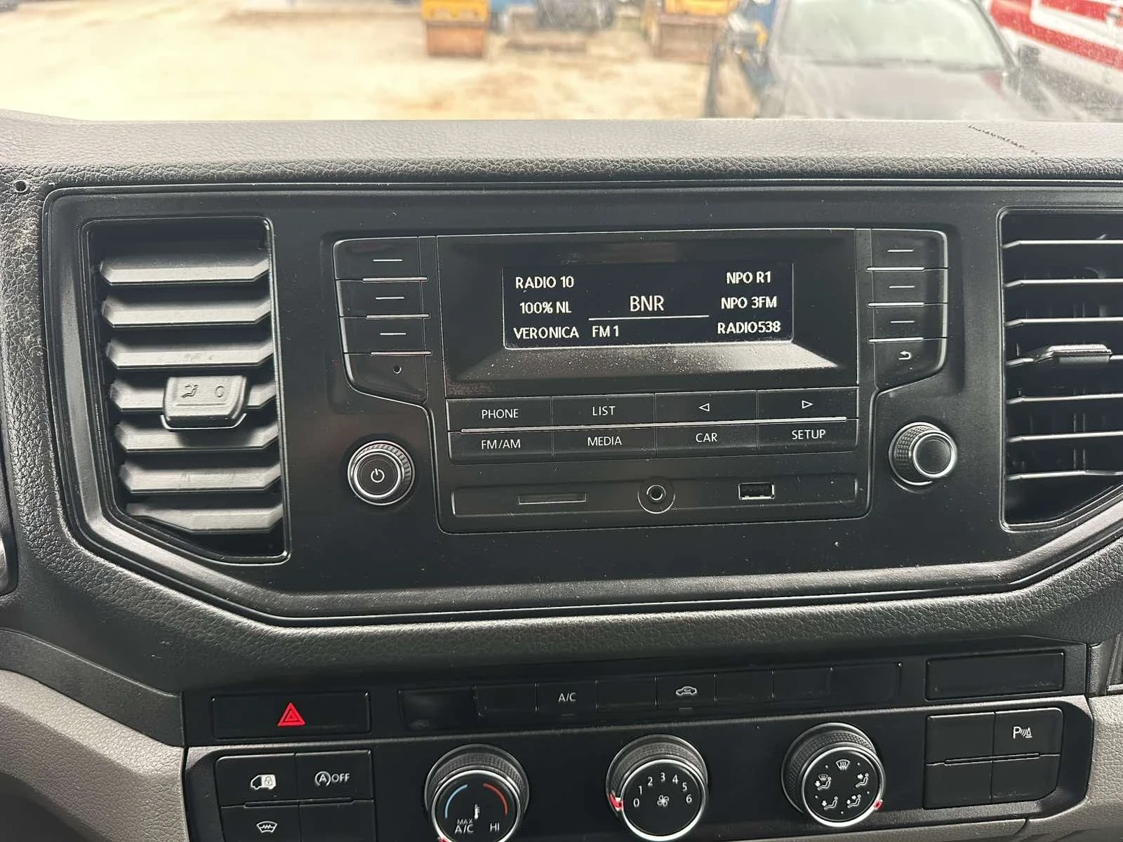 VW Crafter Хладилен, снимка 14 - Бусове и автобуси - 56469989