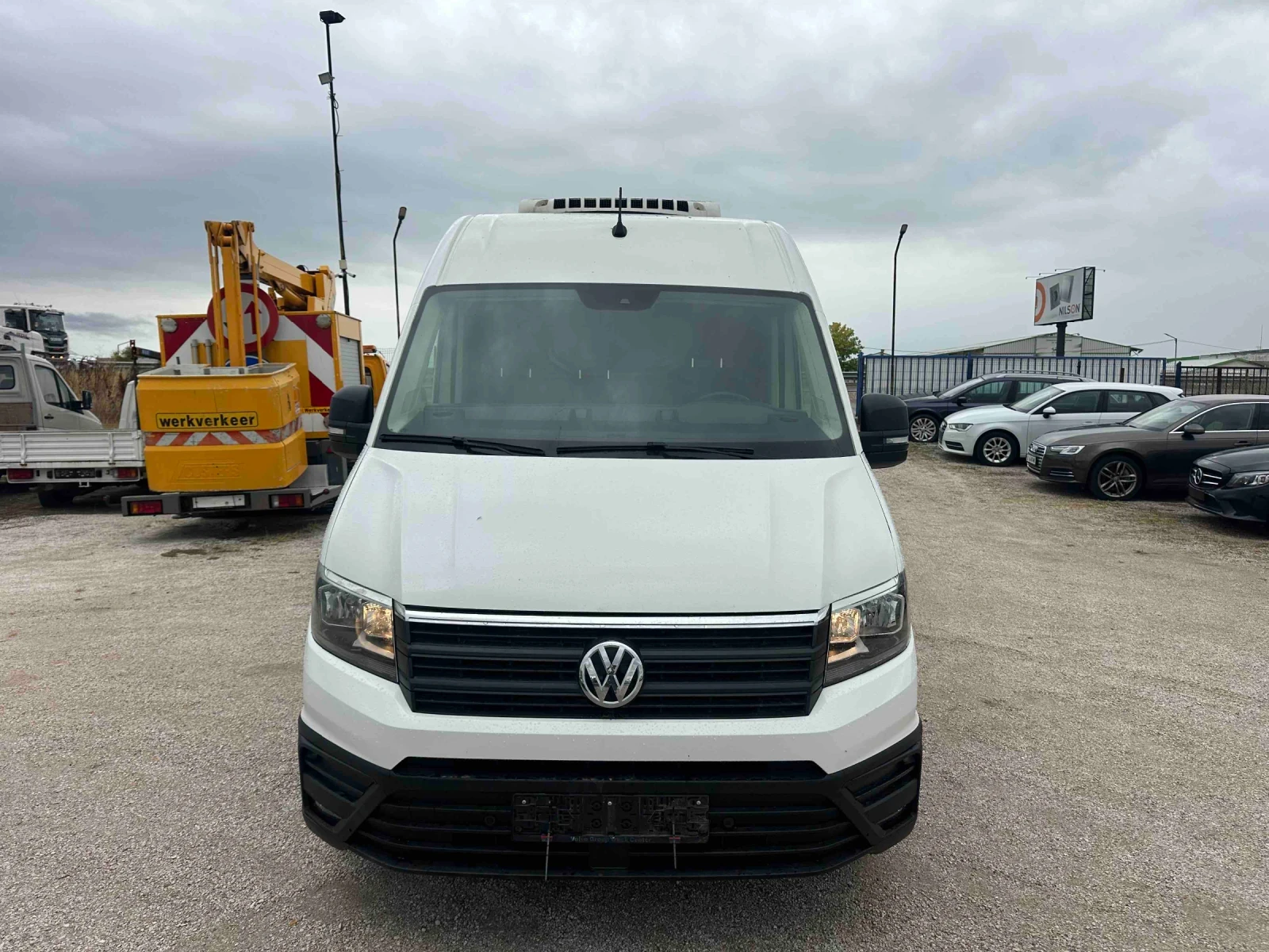 VW Crafter Хладилен, снимка 3 - Бусове и автобуси - 56469989
