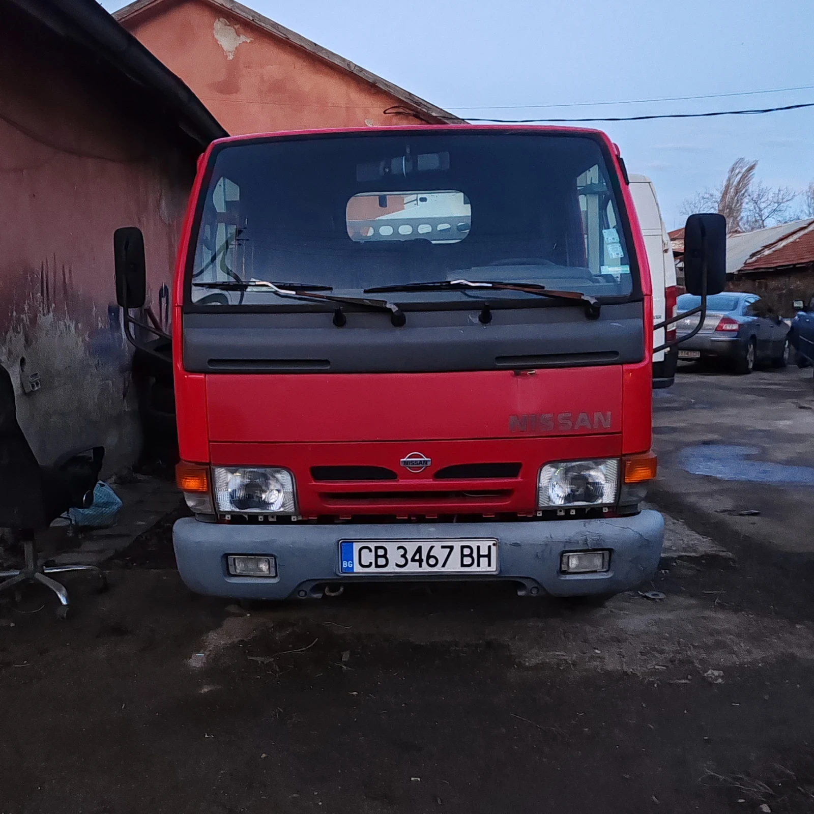 Nissan 2.3 Бордови, снимка 1