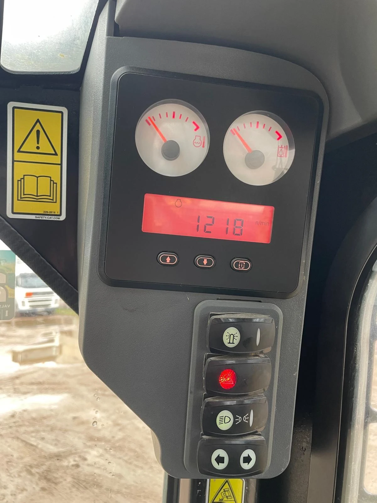 Мини челни товарачи Cat 289C HF XPS - изображение 6