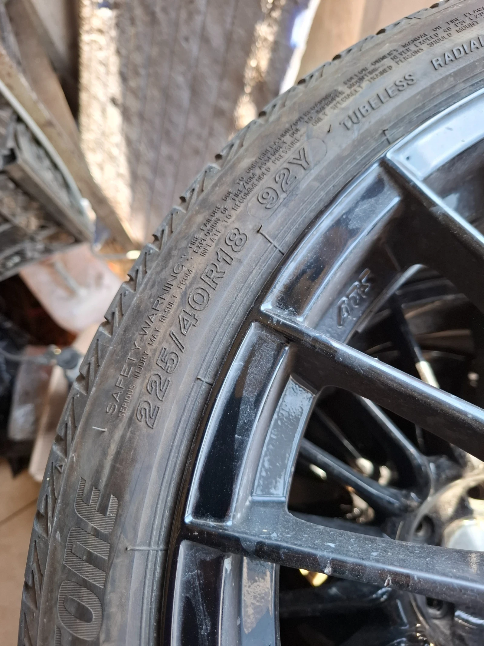 Гуми с джанти Bridgestone 225/40R18, снимка 2 - Гуми и джанти - 55011123