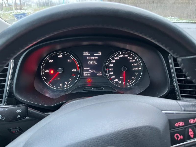 Seat Leon 1.6 TDI, снимка 5 - Автомобили и джипове - 48457068