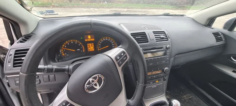 Toyota Avensis, снимка 9 - Автомобили и джипове - 48824909