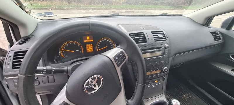 Toyota Avensis, снимка 8 - Автомобили и джипове - 48824909