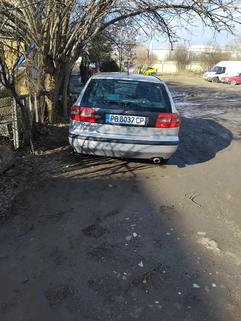 Volvo V40, снимка 2 - Автомобили и джипове - 48926110