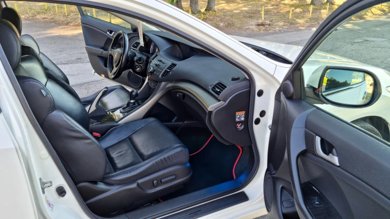 Honda Accord 2 4 EXCLUSIVE , снимка 12 - Автомобили и джипове - 51628648