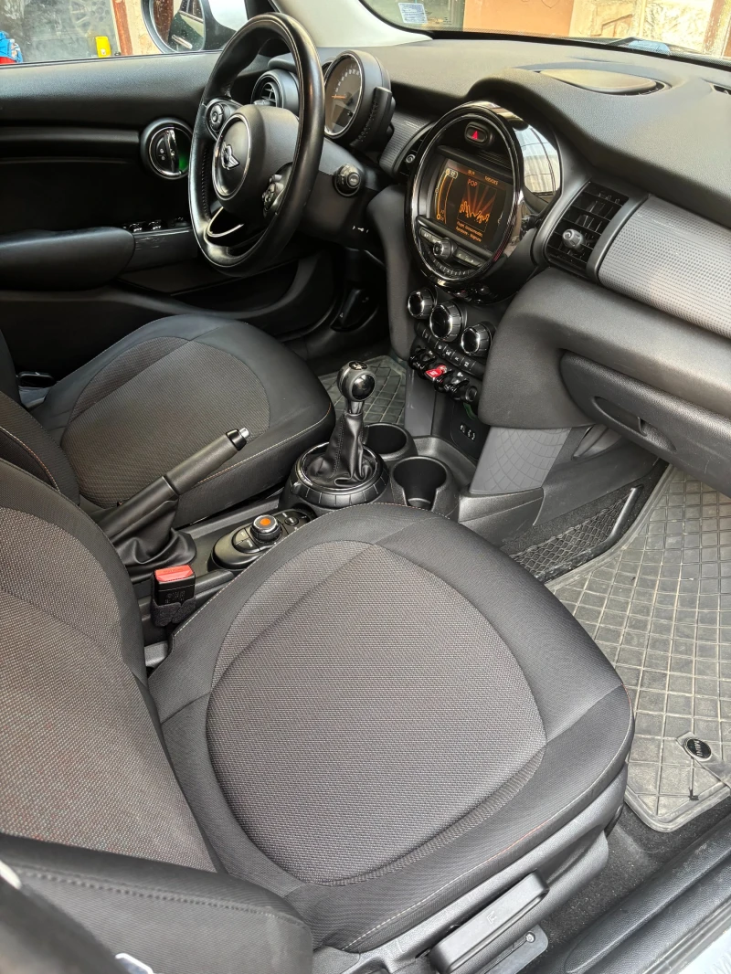 Mini Cooper 1.5T, снимка 6 - Автомобили и джипове - 52070486