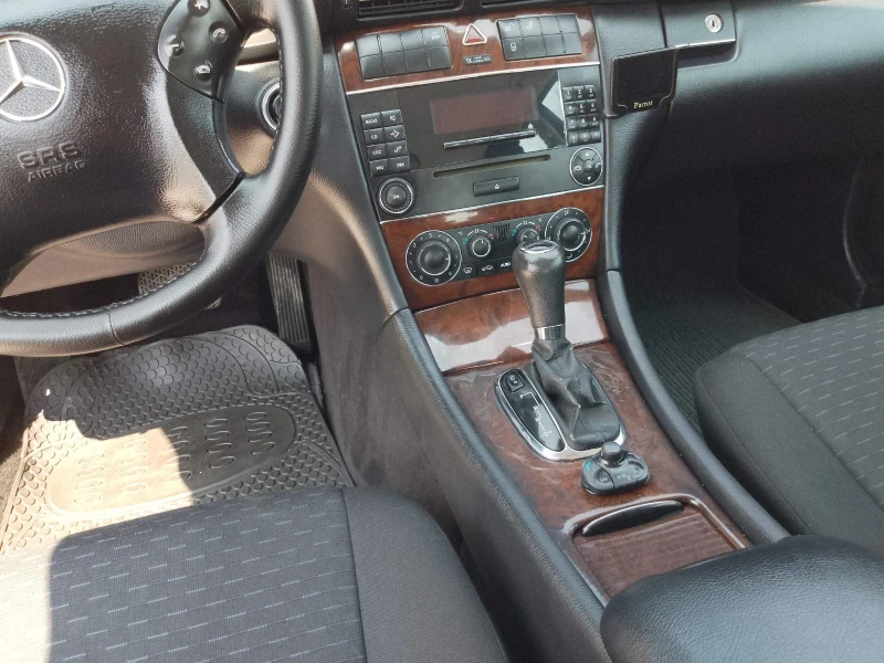 Mercedes-Benz C 220 Ц220, снимка 17 - Автомобили и джипове - 50662436
