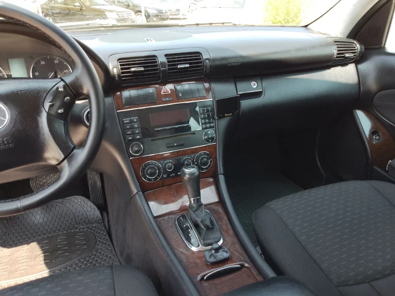 Mercedes-Benz C 220 Ц220, снимка 13 - Автомобили и джипове - 50662436