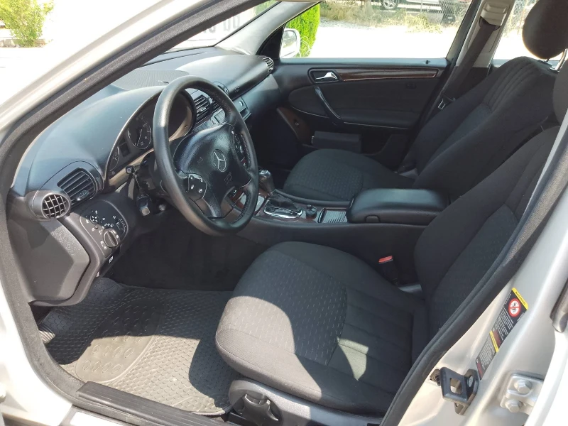 Mercedes-Benz C 220 Ц220, снимка 9 - Автомобили и джипове - 50662436