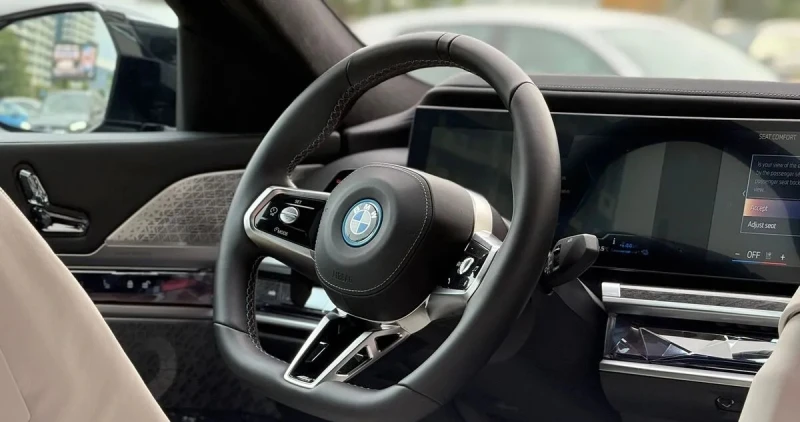 BMW 760 e Plug-in Hybrid xDrive, снимка 14 - Автомобили и джипове - 52096711