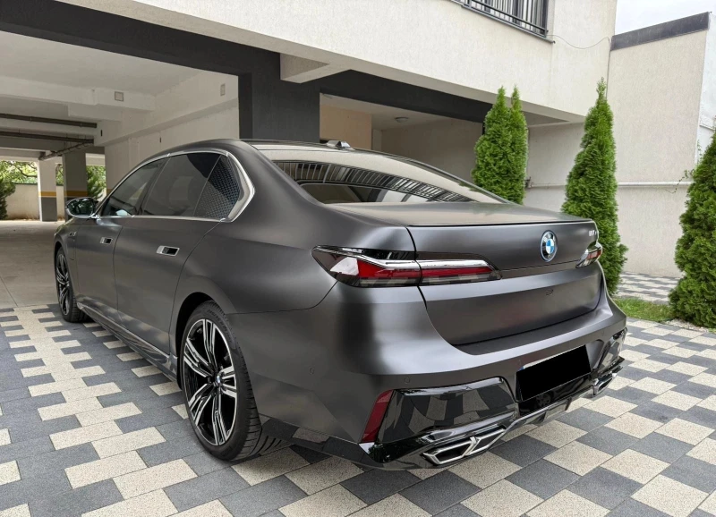 BMW 760 e Plug-in Hybrid xDrive, снимка 3 - Автомобили и джипове - 52096711